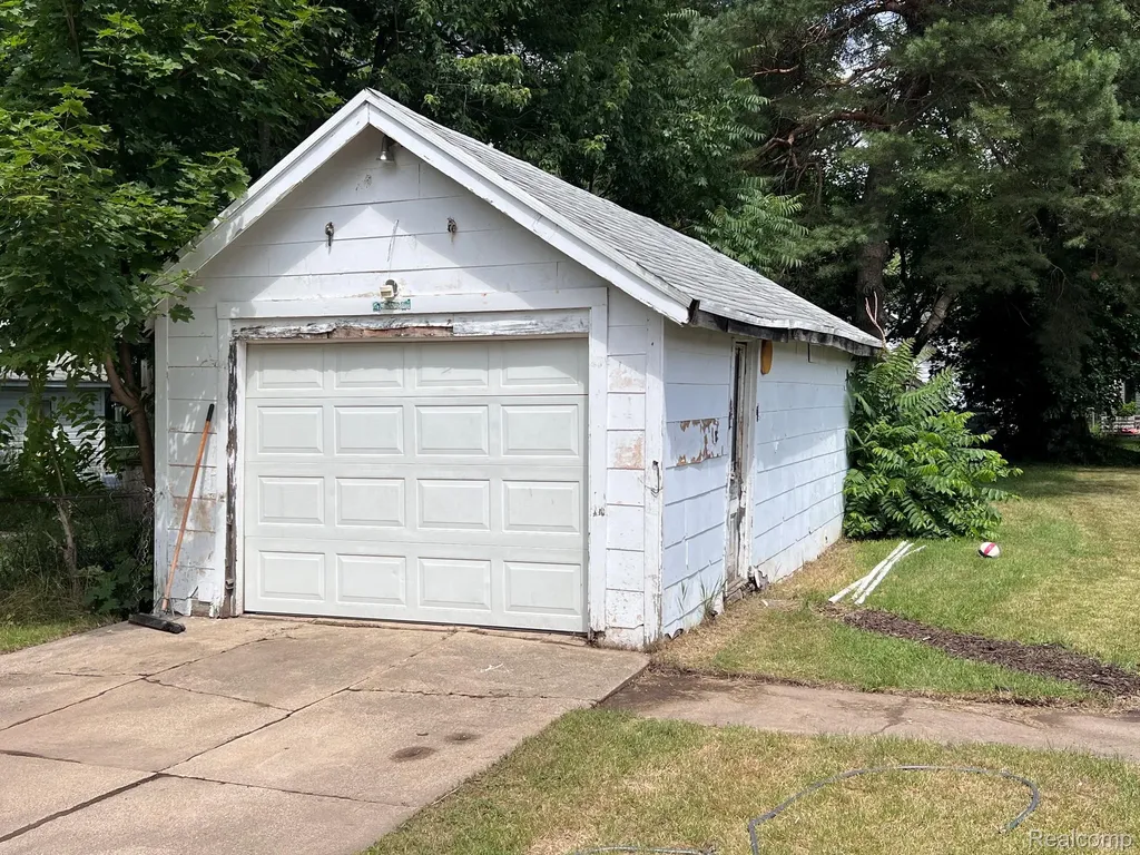 629 Alger Street Owosso City MI 48867