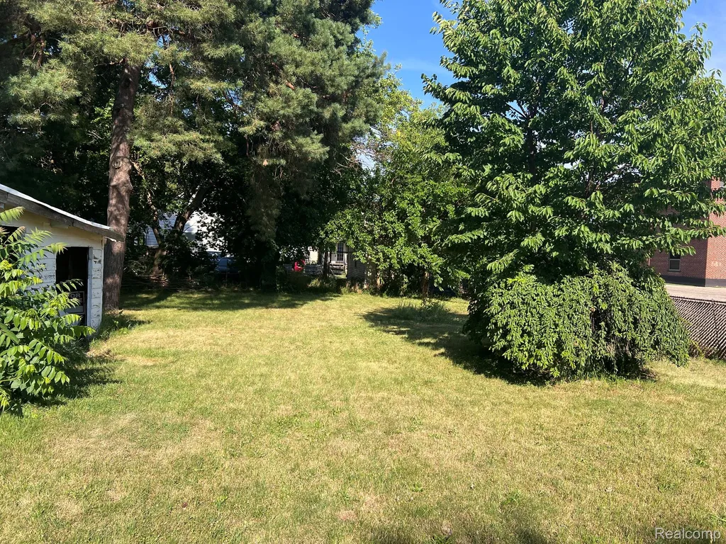 629 Alger Street Owosso City MI 48867