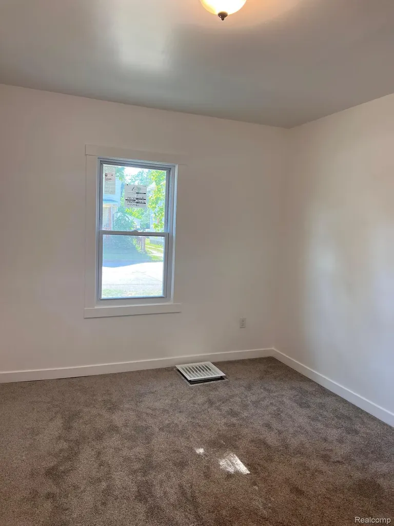 629 Alger Street Owosso City MI 48867