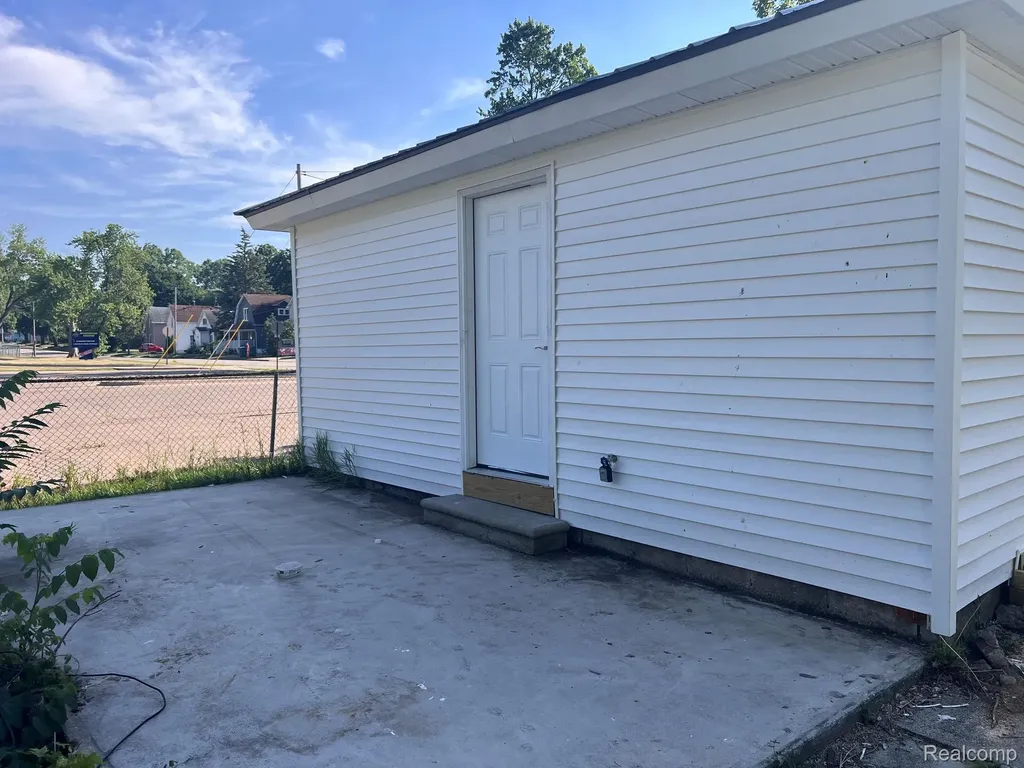 629 Alger Street Owosso City MI 48867