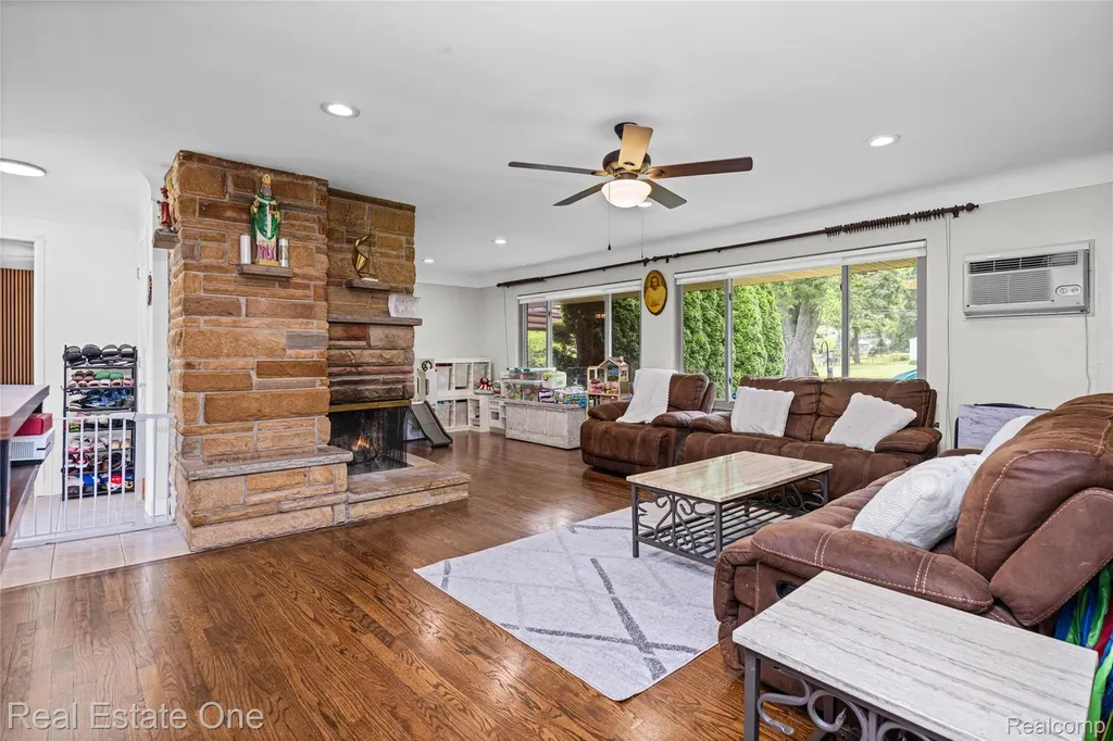 2810 Walbridge Road Rochester Hills City MI 48307