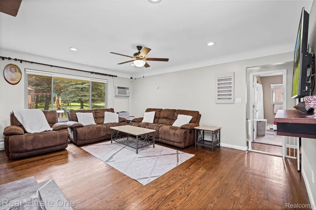 2810 Walbridge Road Rochester Hills City MI 48307