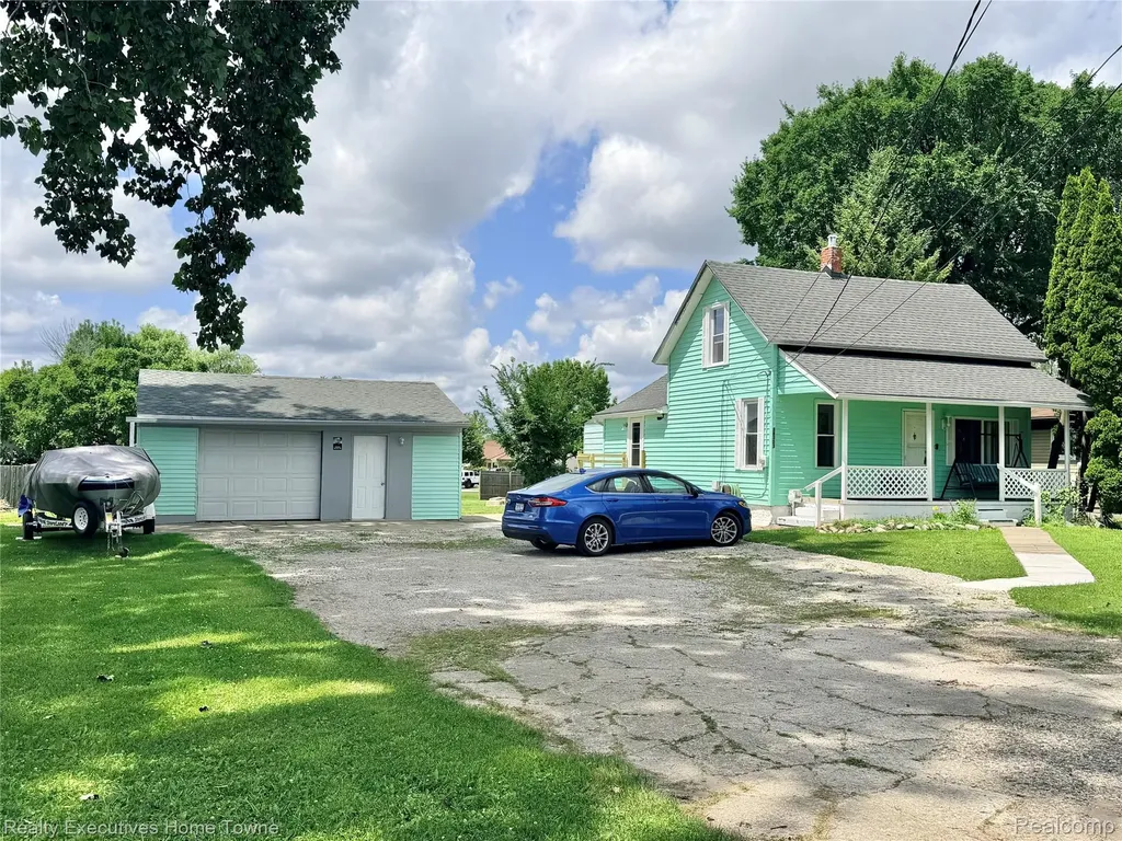 38303 Little Mack Avenue Clinton Charter Township MI 48036
