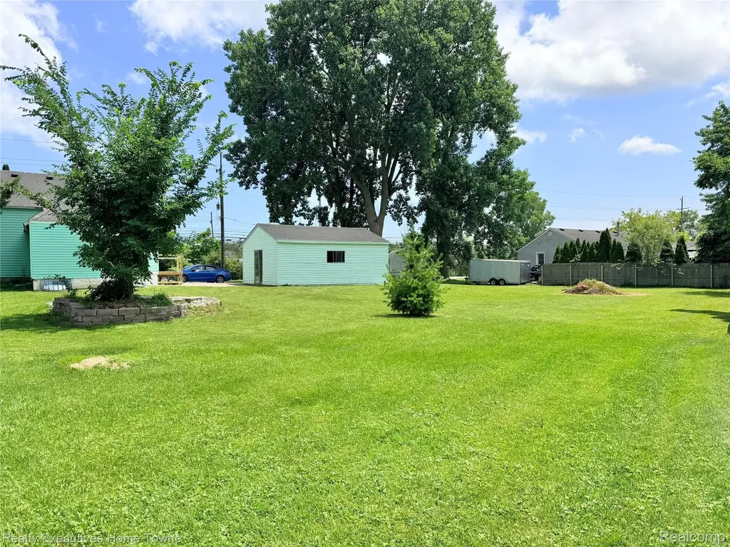 38303 Little Mack Avenue Clinton Charter Township MI 48036