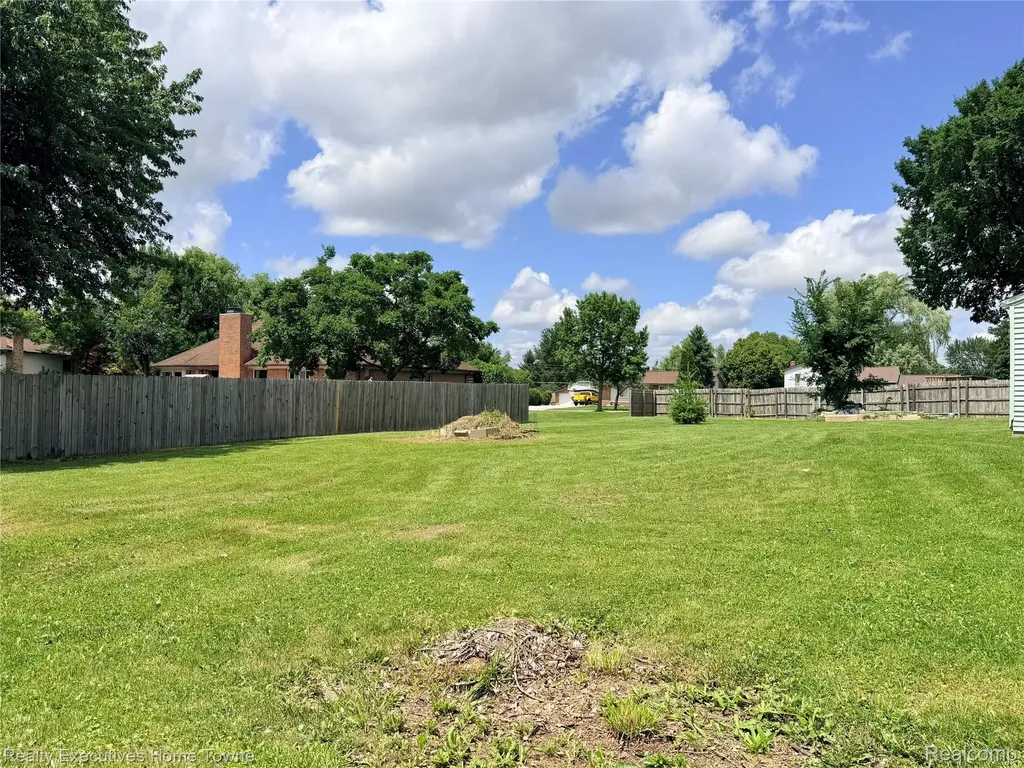 38303 Little Mack Avenue Clinton Charter Township MI 48036