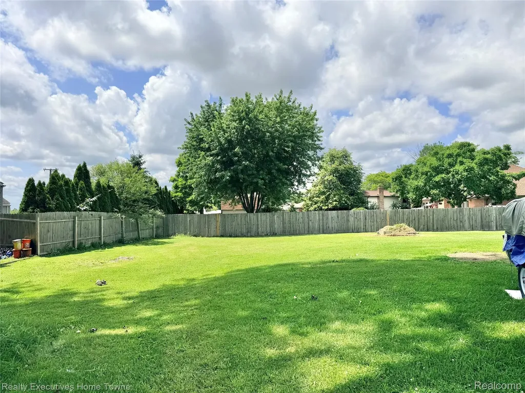 38303 Little Mack Avenue Clinton Charter Township MI 48036