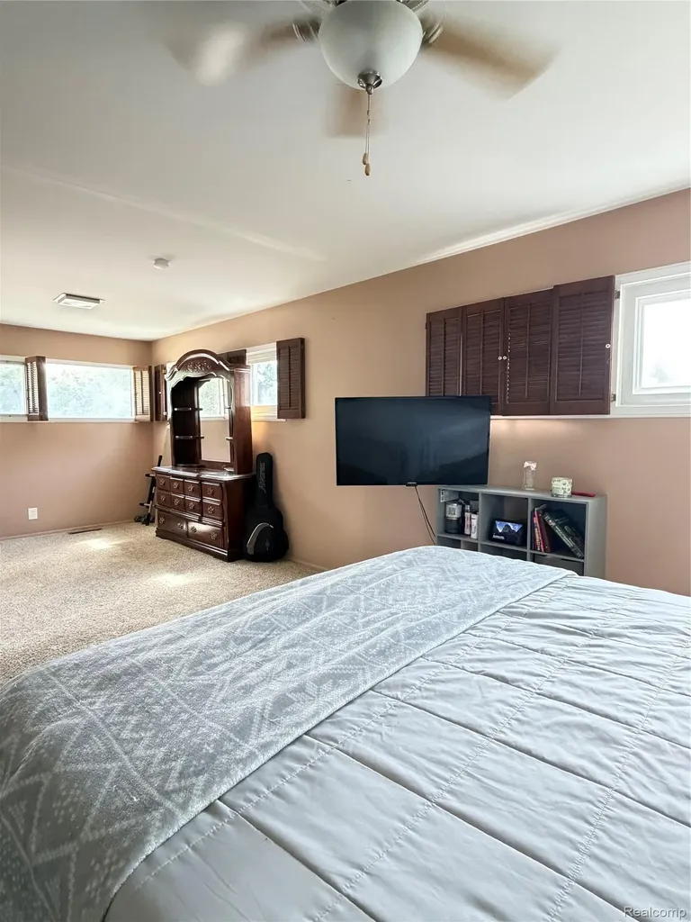 1814 Rockcreek Lane Flint City MI 48507