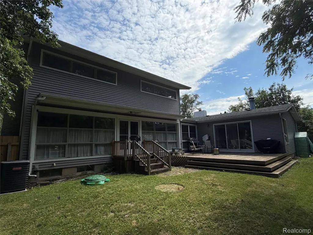 1814 Rockcreek Lane Flint City MI 48507
