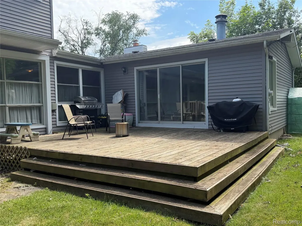 1814 Rockcreek Lane Flint City MI 48507