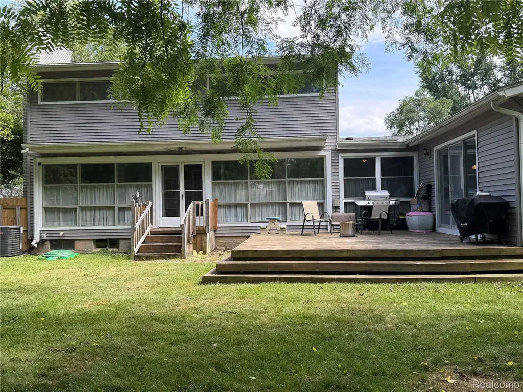 1814 Rockcreek Lane Flint City MI 48507