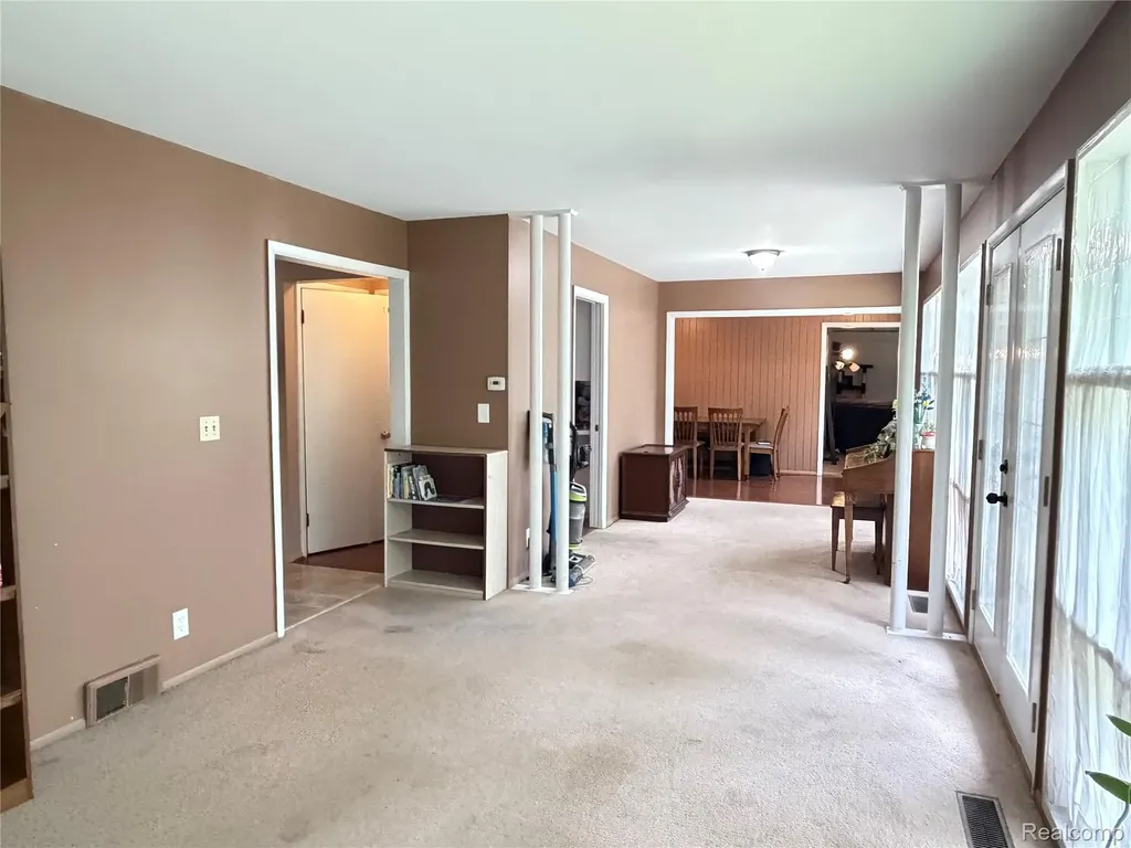 1814 Rockcreek Lane Flint City MI 48507