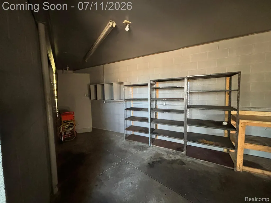 17245 Telegraph Road Detroit City MI 48219