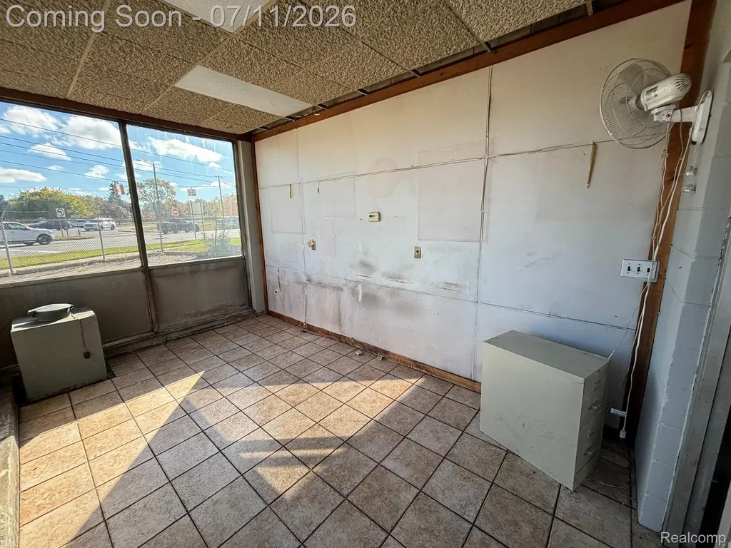 17245 Telegraph Road Detroit City MI 48219