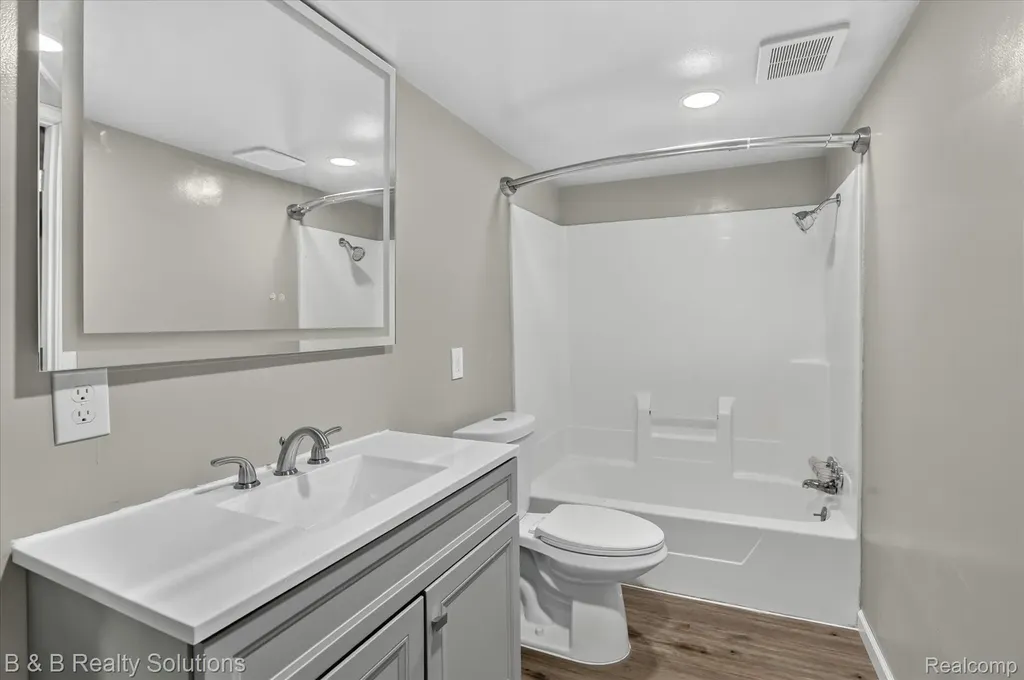 1564 Burnside Road Deerfield Township MI 48461