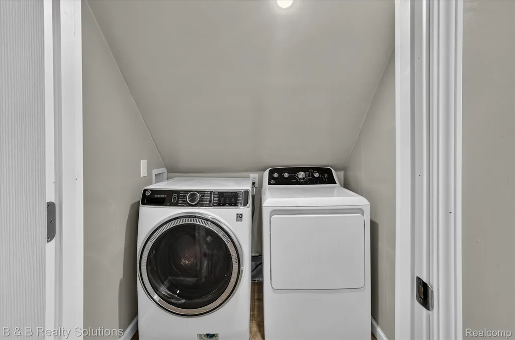 1564 Burnside Road Deerfield Township MI 48461
