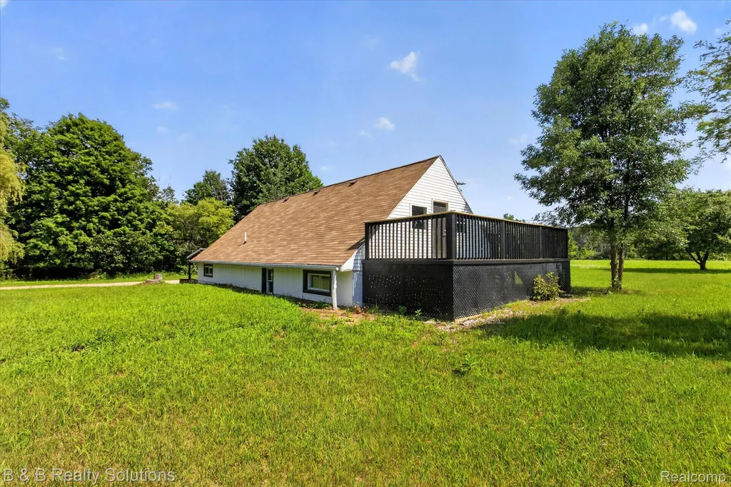 1564 Burnside Road Deerfield Township MI 48461