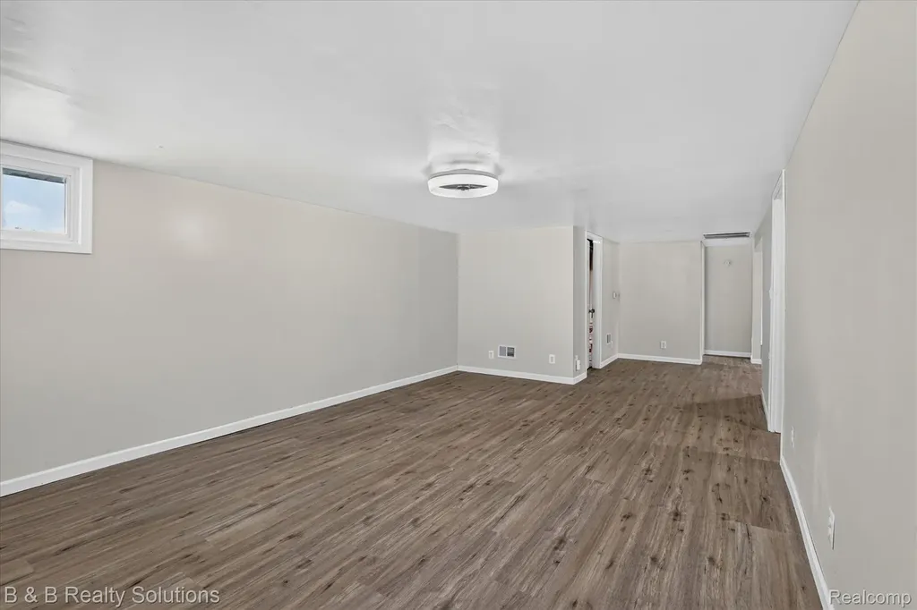1564 Burnside Road Deerfield Township MI 48461