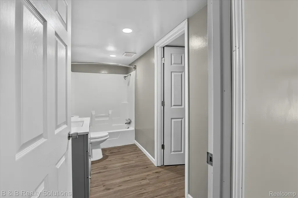 1564 Burnside Road Deerfield Township MI 48461