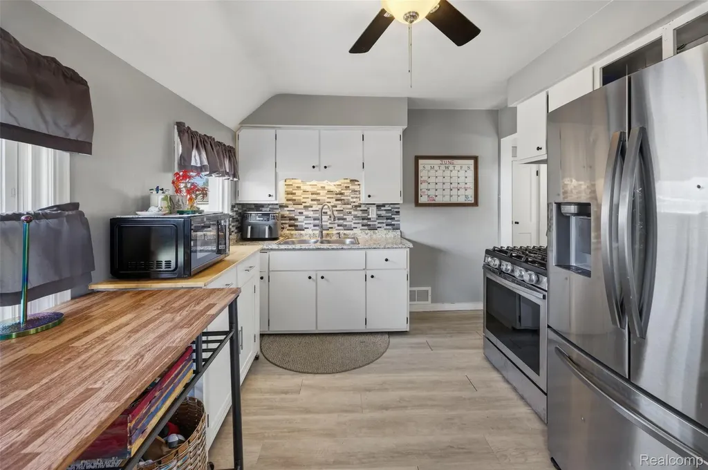 14629 Keppen Avenue Allen Park City MI 48101