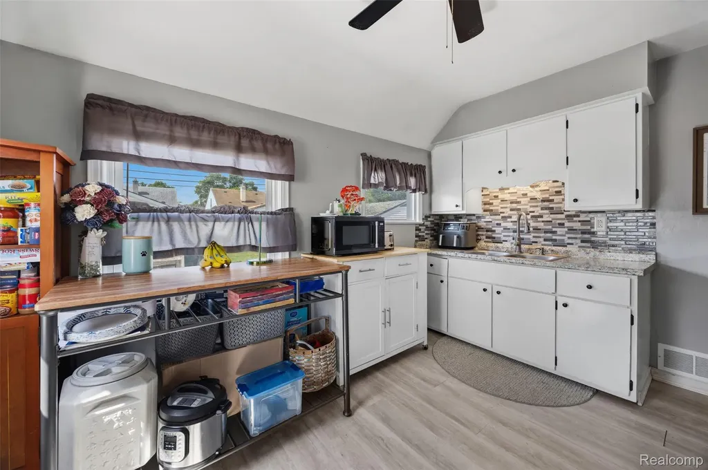 14629 Keppen Avenue Allen Park City MI 48101