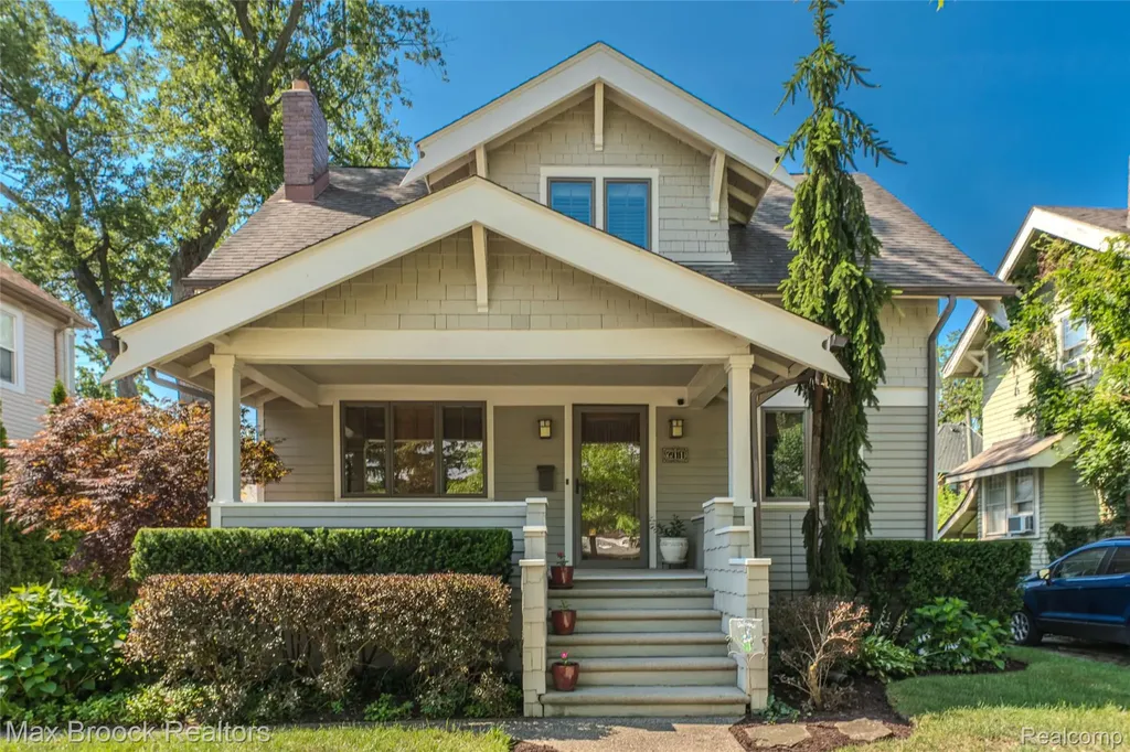 611 W 4th Street Royal Oak City MI 48067