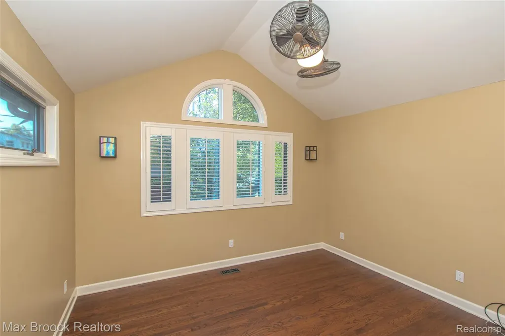 611 W 4th Street Royal Oak City MI 48067