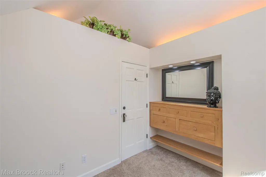 611 W 4th Street Royal Oak City MI 48067