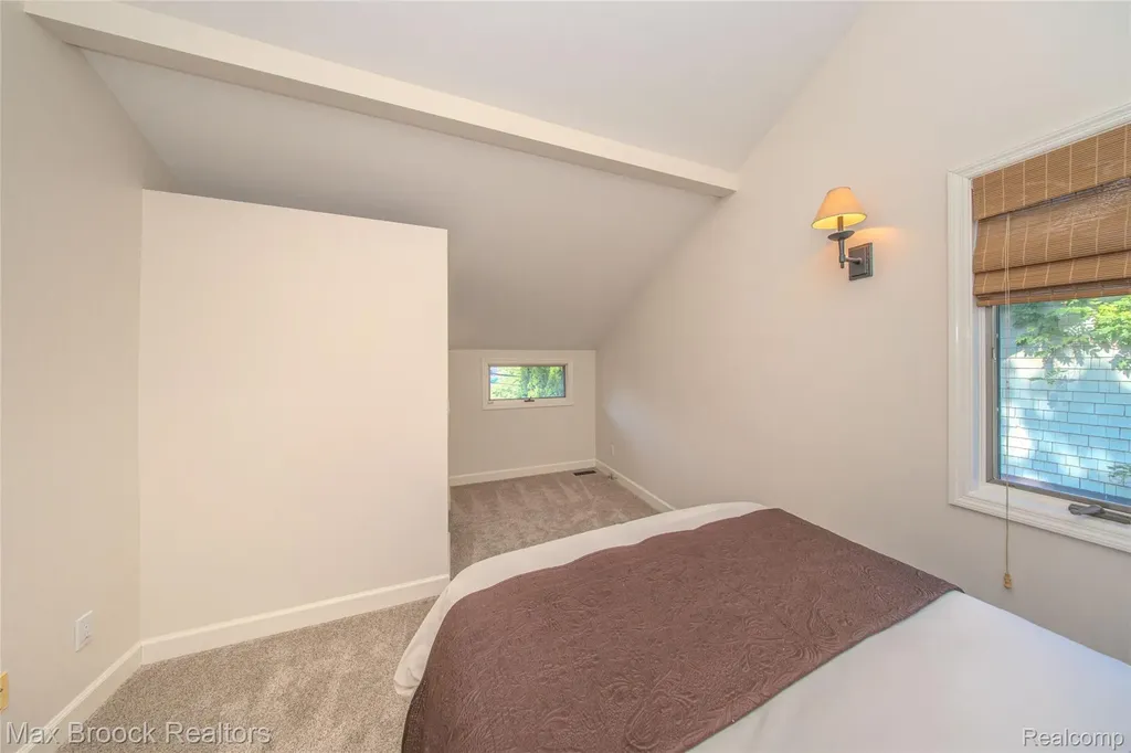 611 W 4th Street Royal Oak City MI 48067