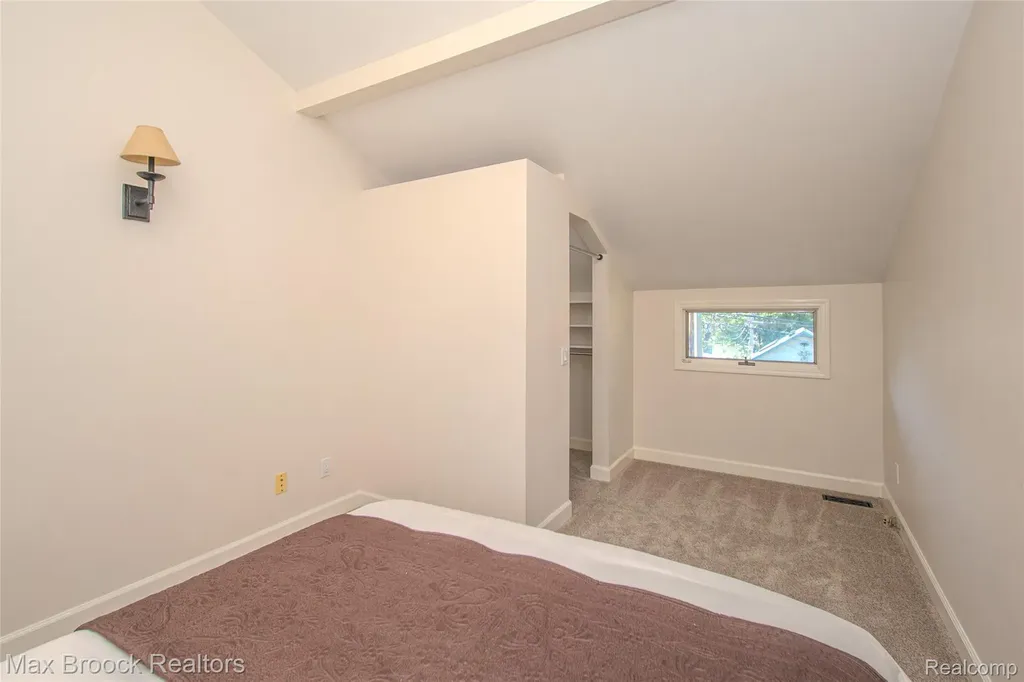 611 W 4th Street Royal Oak City MI 48067