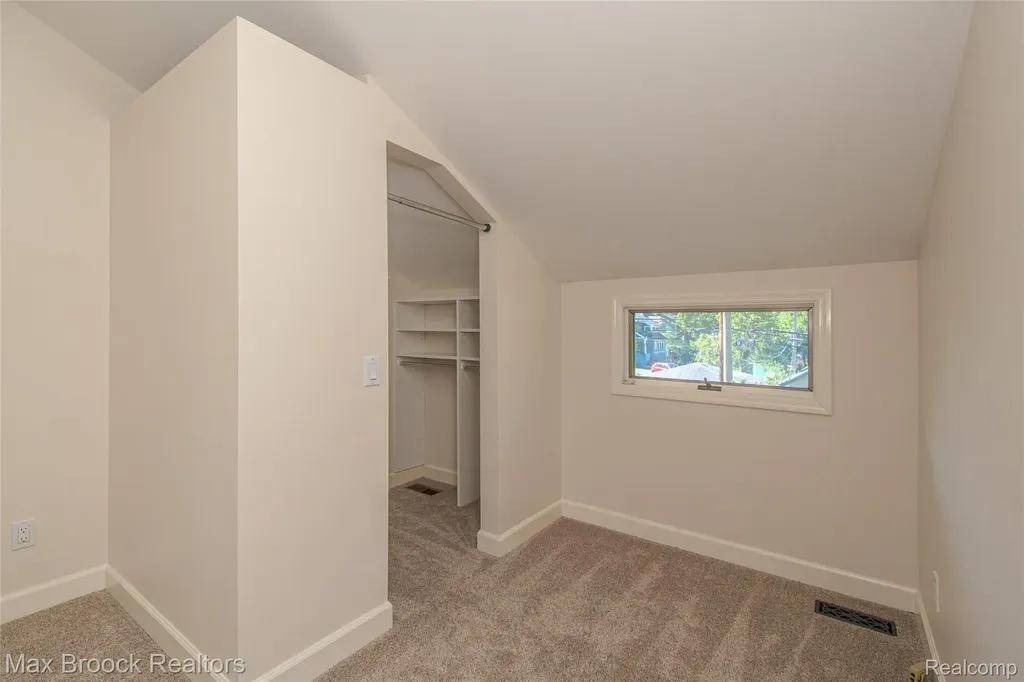 611 W 4th Street Royal Oak City MI 48067