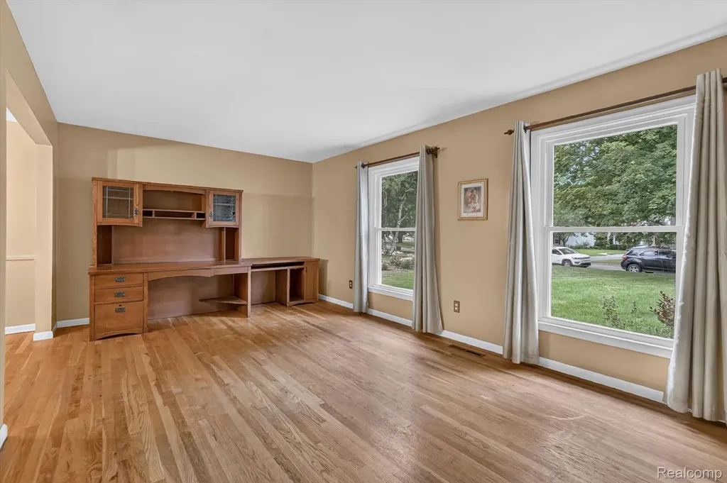 2356 Pineview Court Flint Charter Township MI 48433