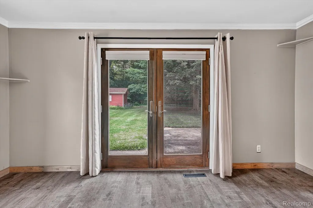 2356 Pineview Court Flint Charter Township MI 48433