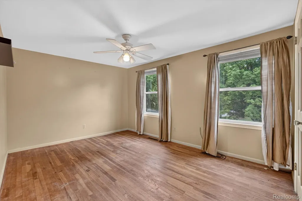 2356 Pineview Court Flint Charter Township MI 48433
