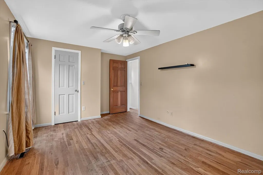 2356 Pineview Court Flint Charter Township MI 48433