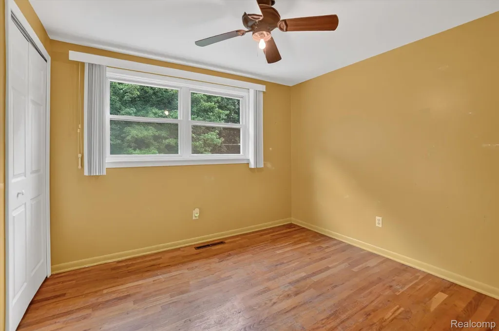 2356 Pineview Court Flint Charter Township MI 48433