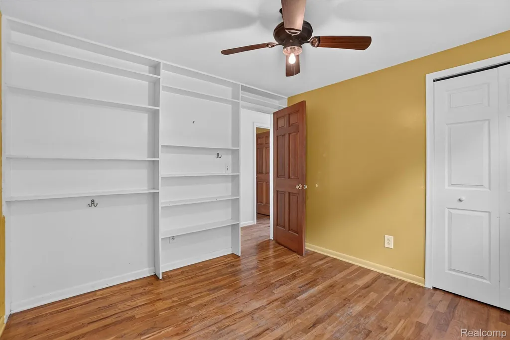 2356 Pineview Court Flint Charter Township MI 48433