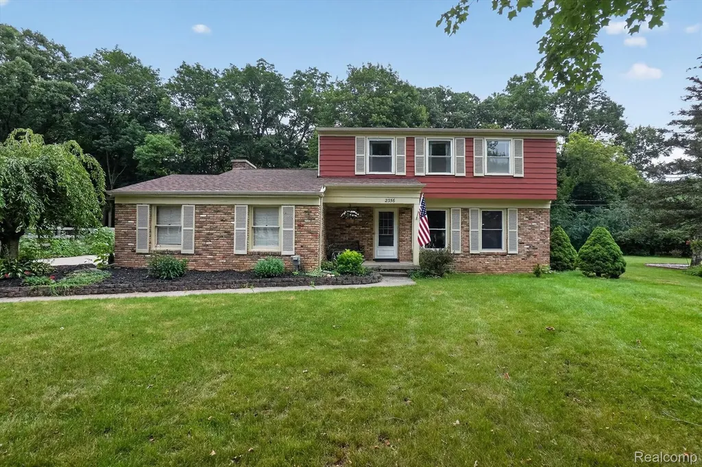 2356 Pineview Court Flint Charter Township MI 48433