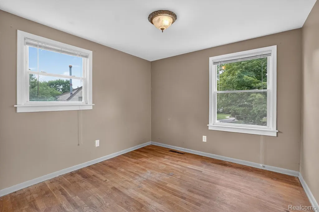 2356 Pineview Court Flint Charter Township MI 48433