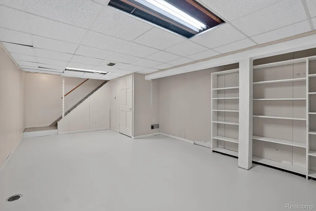 2356 Pineview Court Flint Charter Township MI 48433