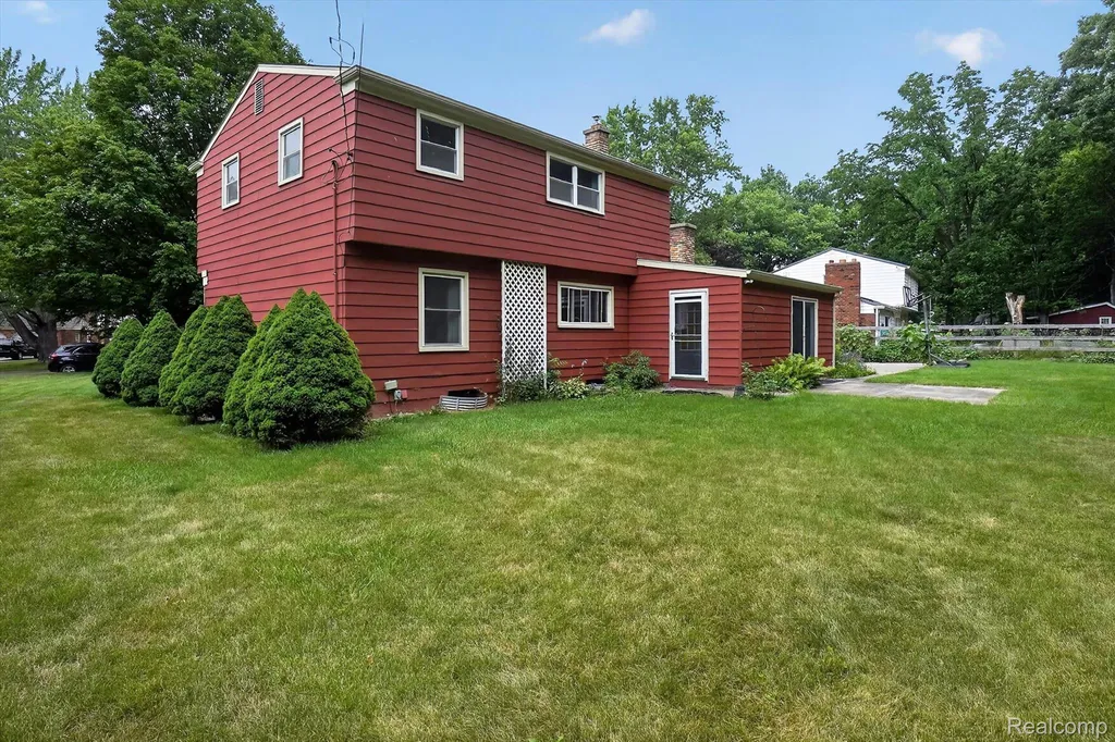 2356 Pineview Court Flint Charter Township MI 48433