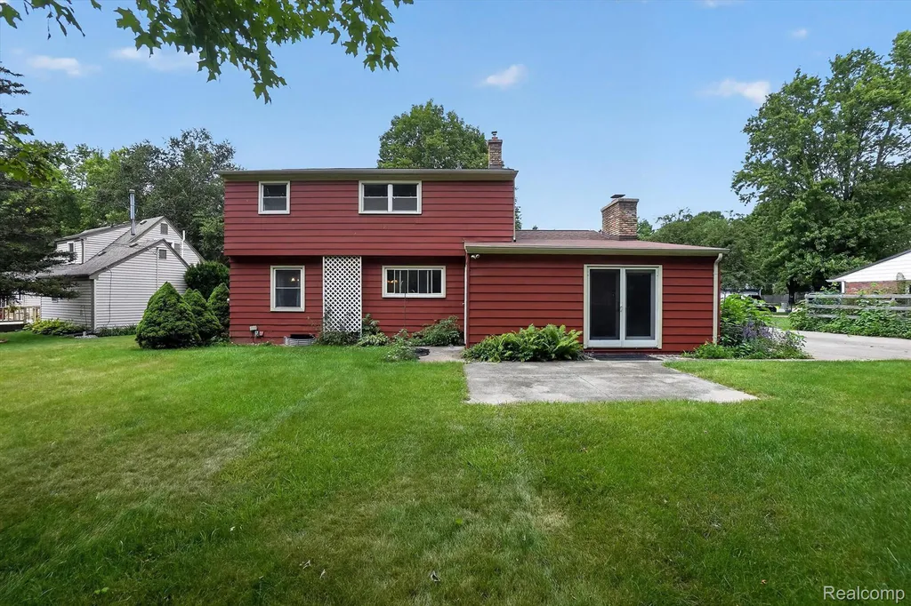 2356 Pineview Court Flint Charter Township MI 48433