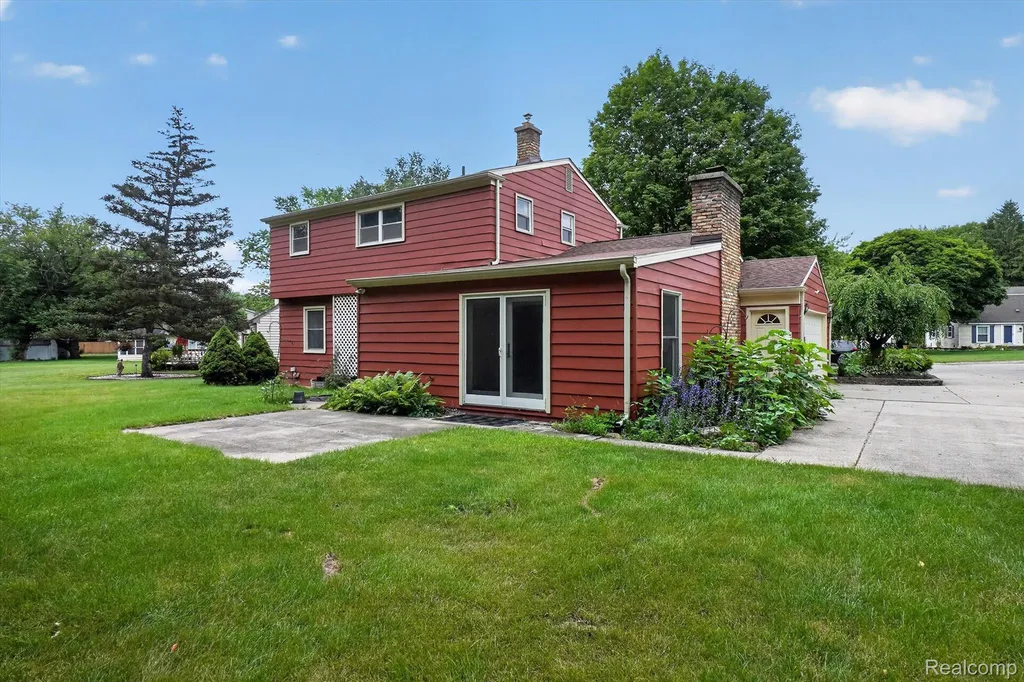 2356 Pineview Court Flint Charter Township MI 48433
