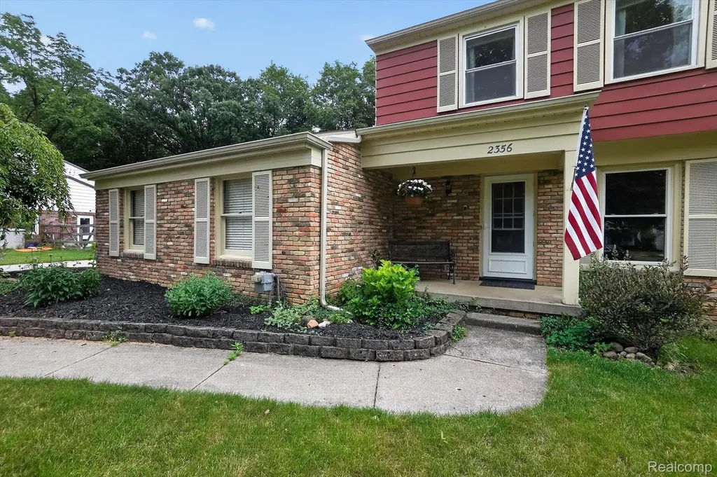 2356 Pineview Court Flint Charter Township MI 48433
