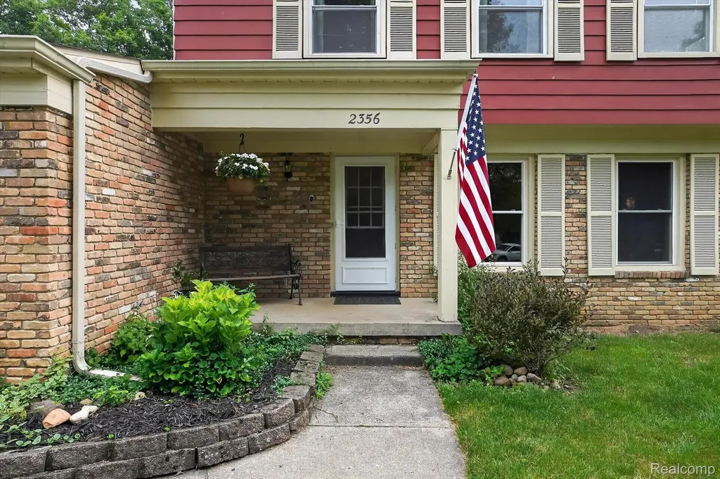 2356 Pineview Court Flint Charter Township MI 48433
