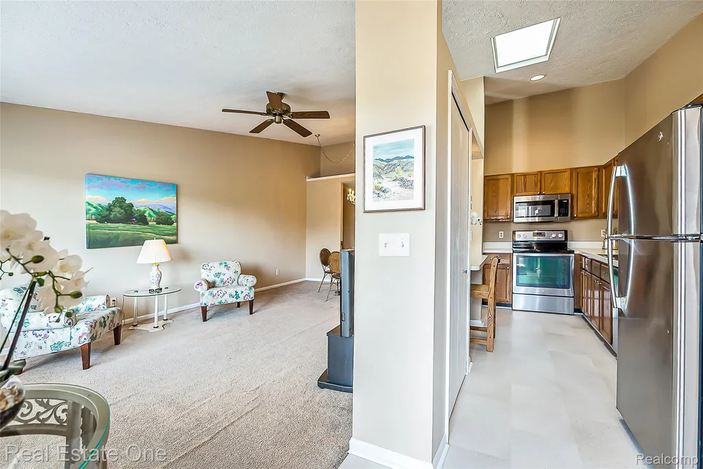 62177 Ticonderoga South Lyon City MI 48178