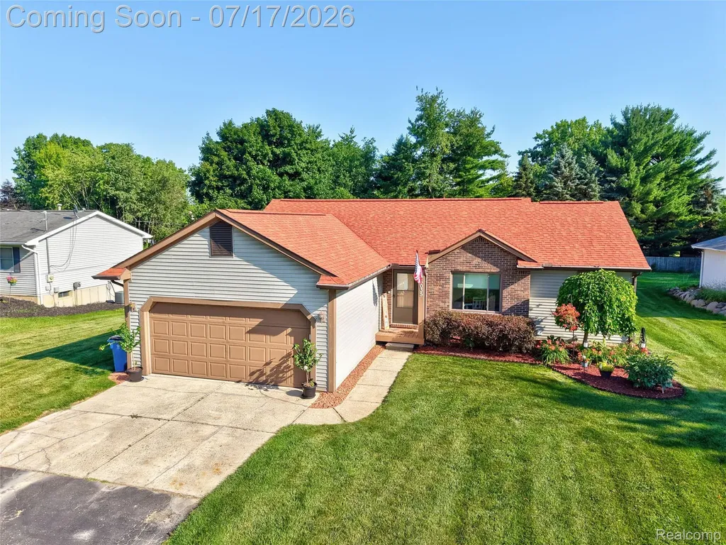 5035 Island View Drive Fenton Charter Township MI 48451