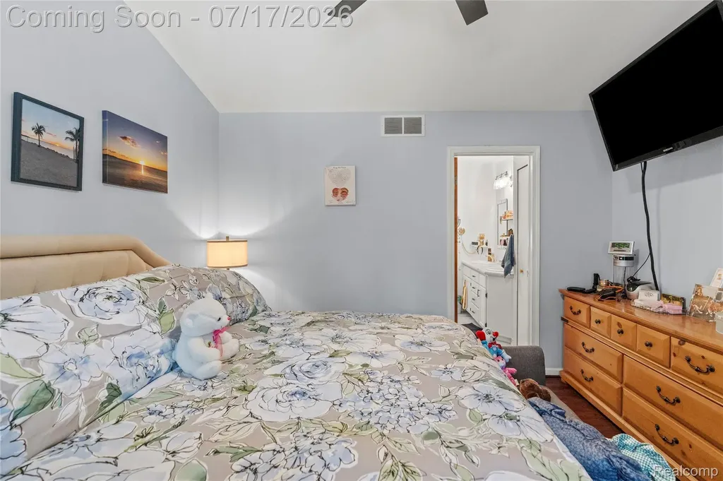5035 Island View Drive Fenton Charter Township MI 48451