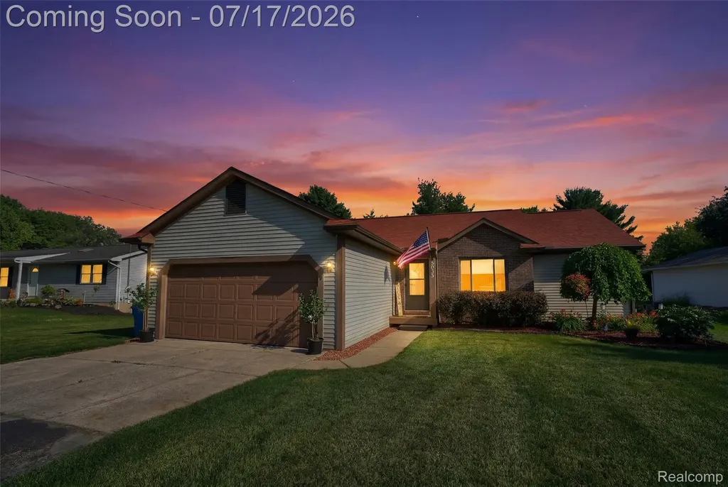 5035 Island View Drive Fenton Charter Township MI 48451