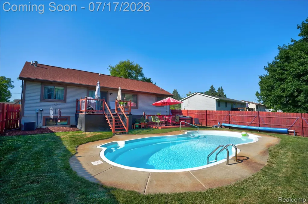 5035 Island View Drive Fenton Charter Township MI 48451