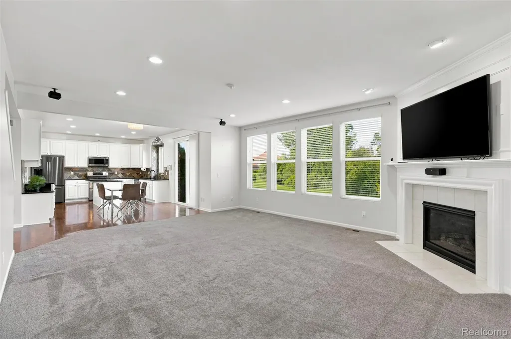 49894 Bloomsbury Lane Macomb Township MI 48044